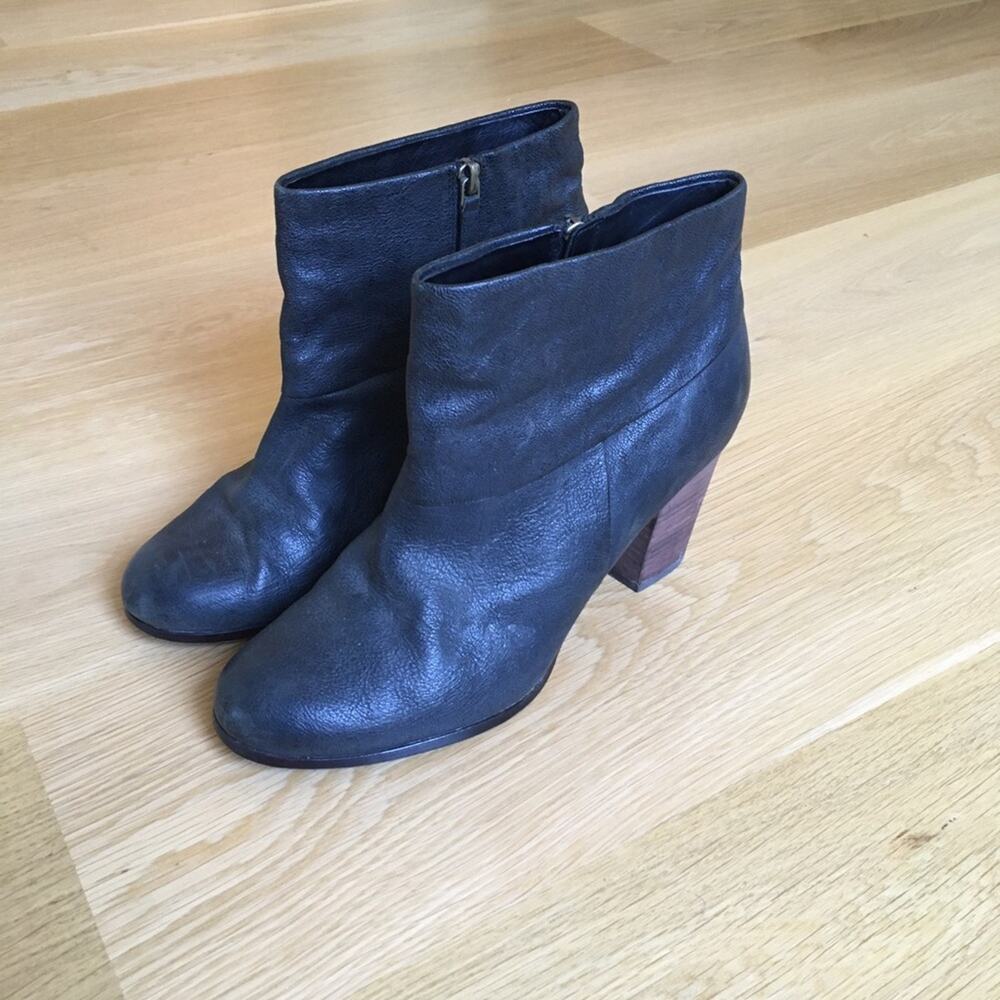 Cole Haan Cassidy Black Leather Ankle Bootie  10B